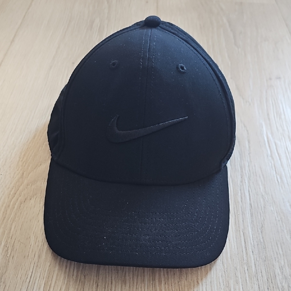 Nike Classic Black Cap - Picture 2 of 9